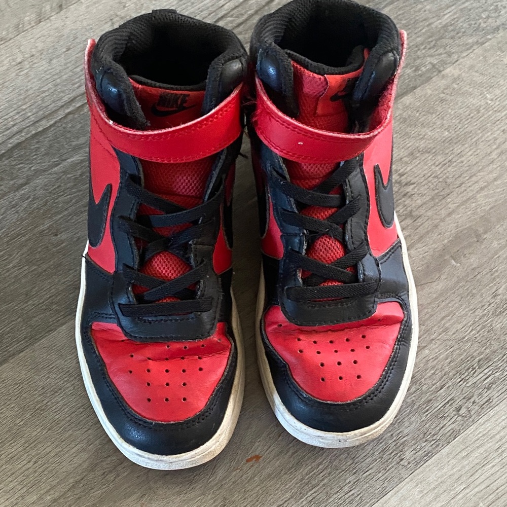 Nike Kids Black and Red Sneakers